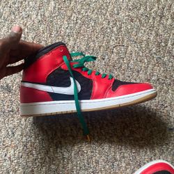 Air Jordan 1 Mid SE ‘Christmas’ men’s size 10.5