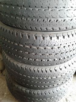 Tire LT285/60R20 BRIDGESTONE.