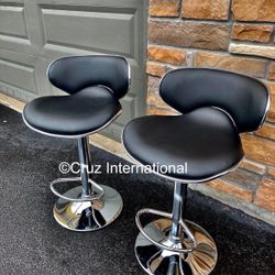 New 2 Black Bar Stools 