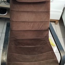 Chair With Ottoman SW