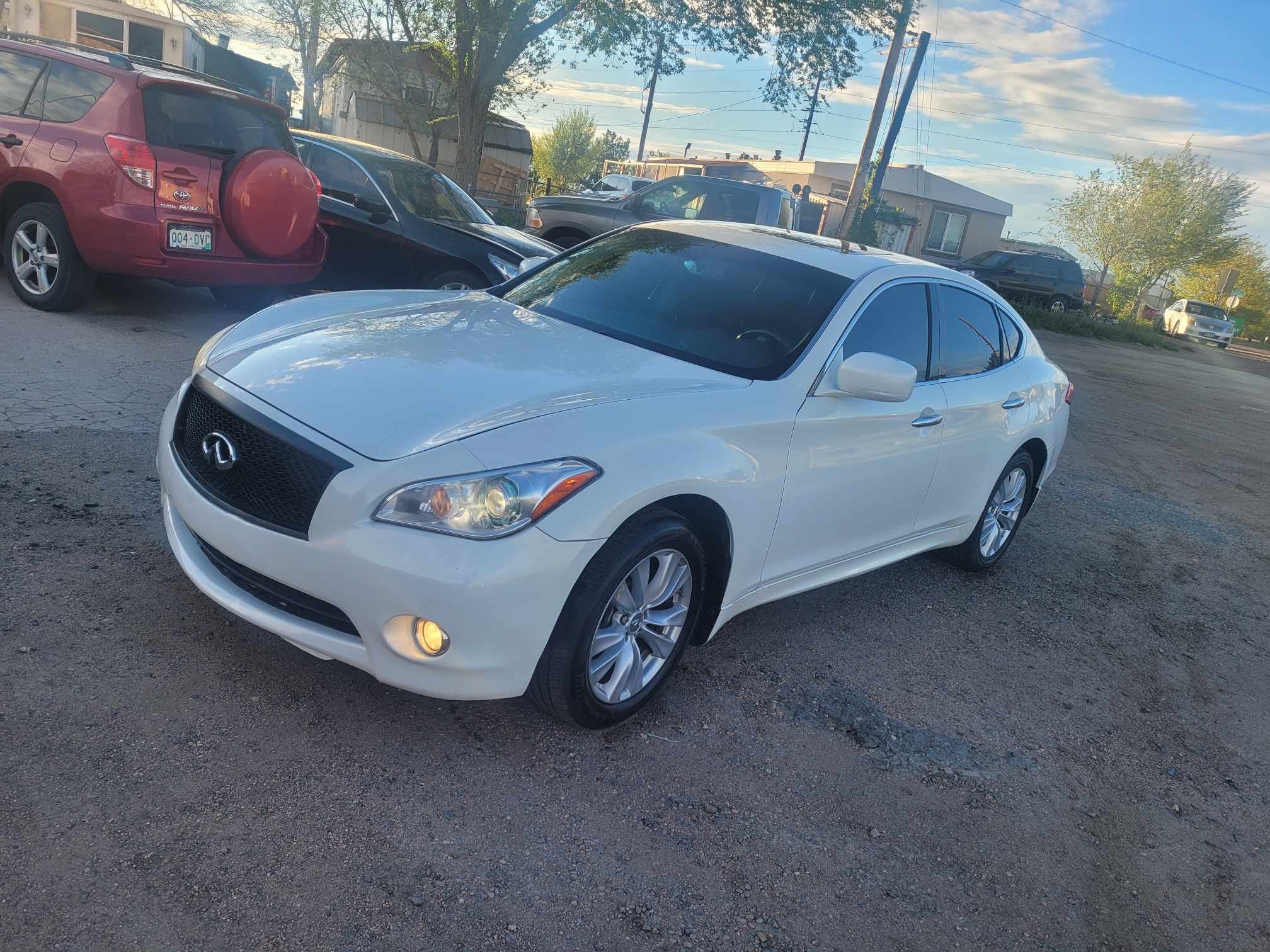 2011 Infiniti M37
