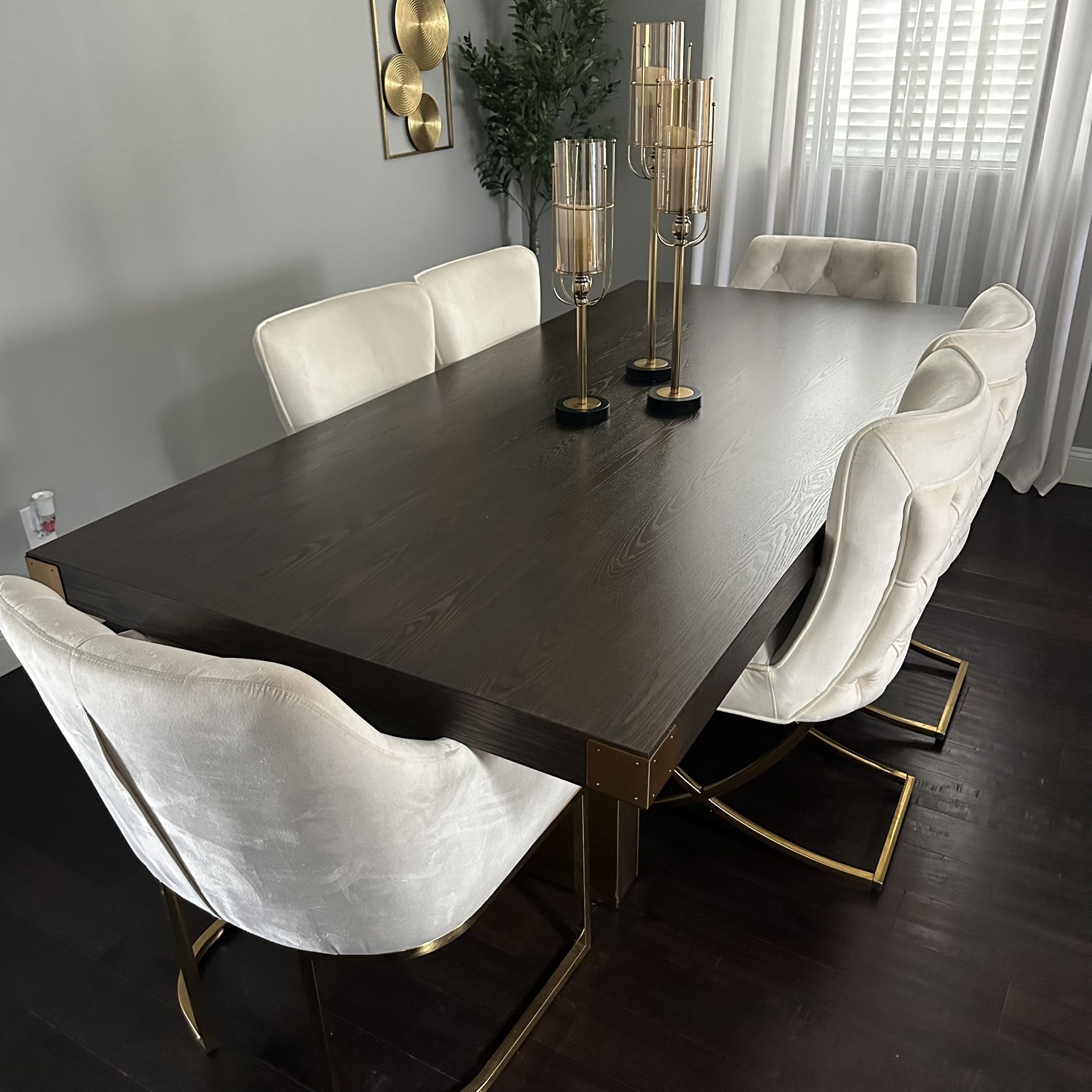 Dining table with 6 chairs