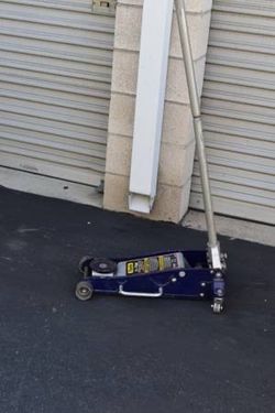 2-1/2 ton aluminum jack brand Torin