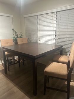 Kitchen Table & Chairs