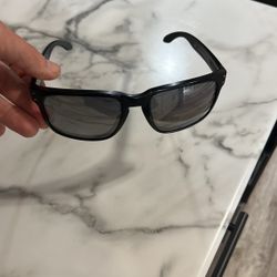 Oakley Holbrook