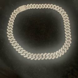 Chain (passes diamond testers)