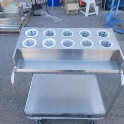 Carrito De Acero Inoccidable Para Utencilios.  Muy Buenas Condiciones $130.00 Omo