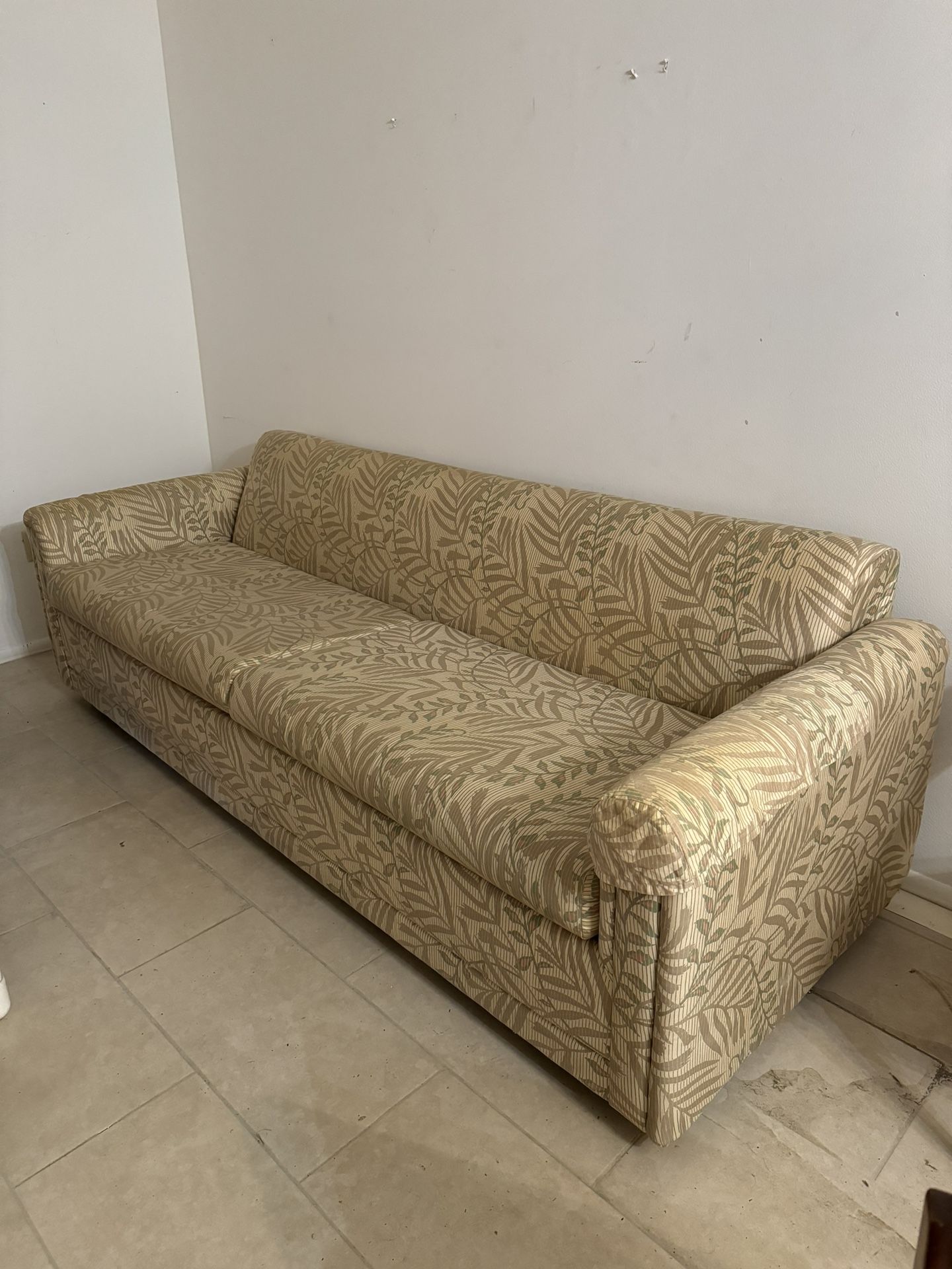 Free- Vintage couch with pull out bed
