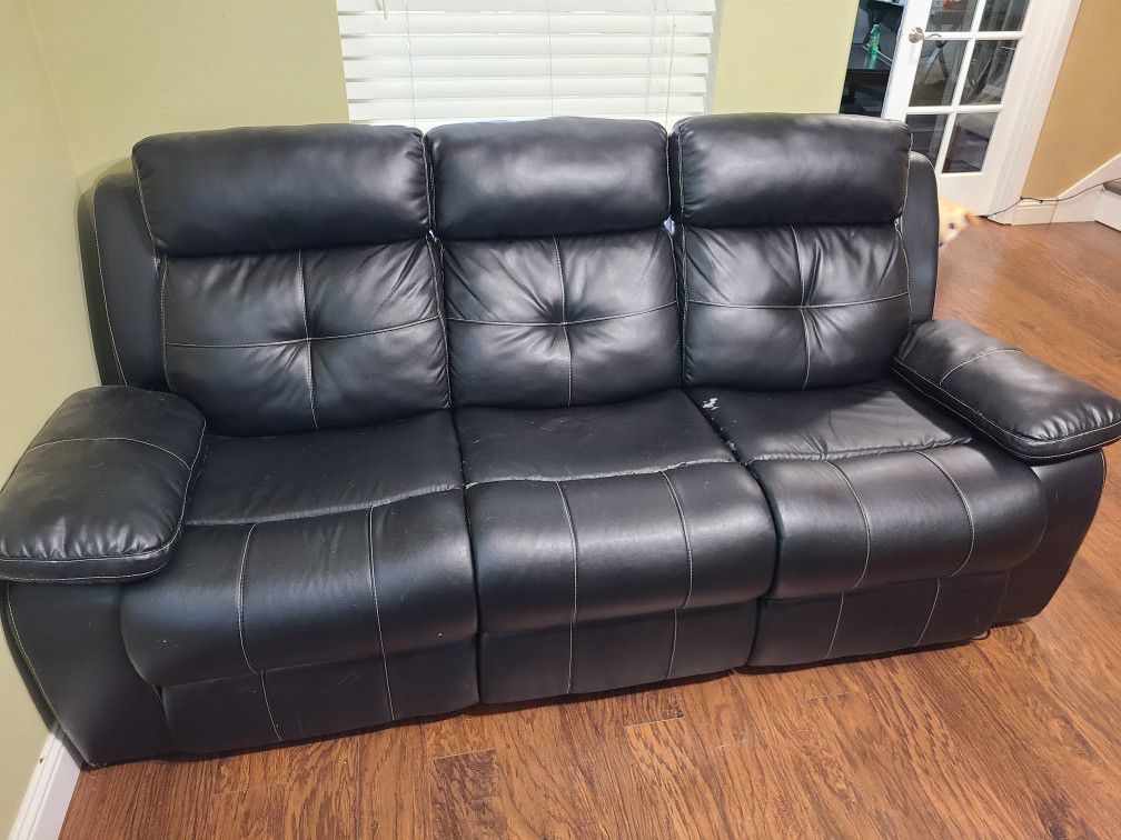 Leather Couches - Recliner 