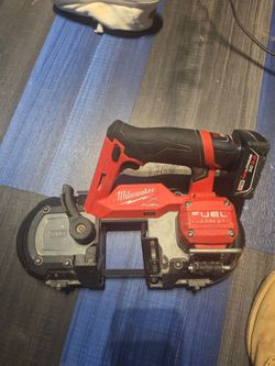Milwaukee M12 FUEL Cordless Band Saw