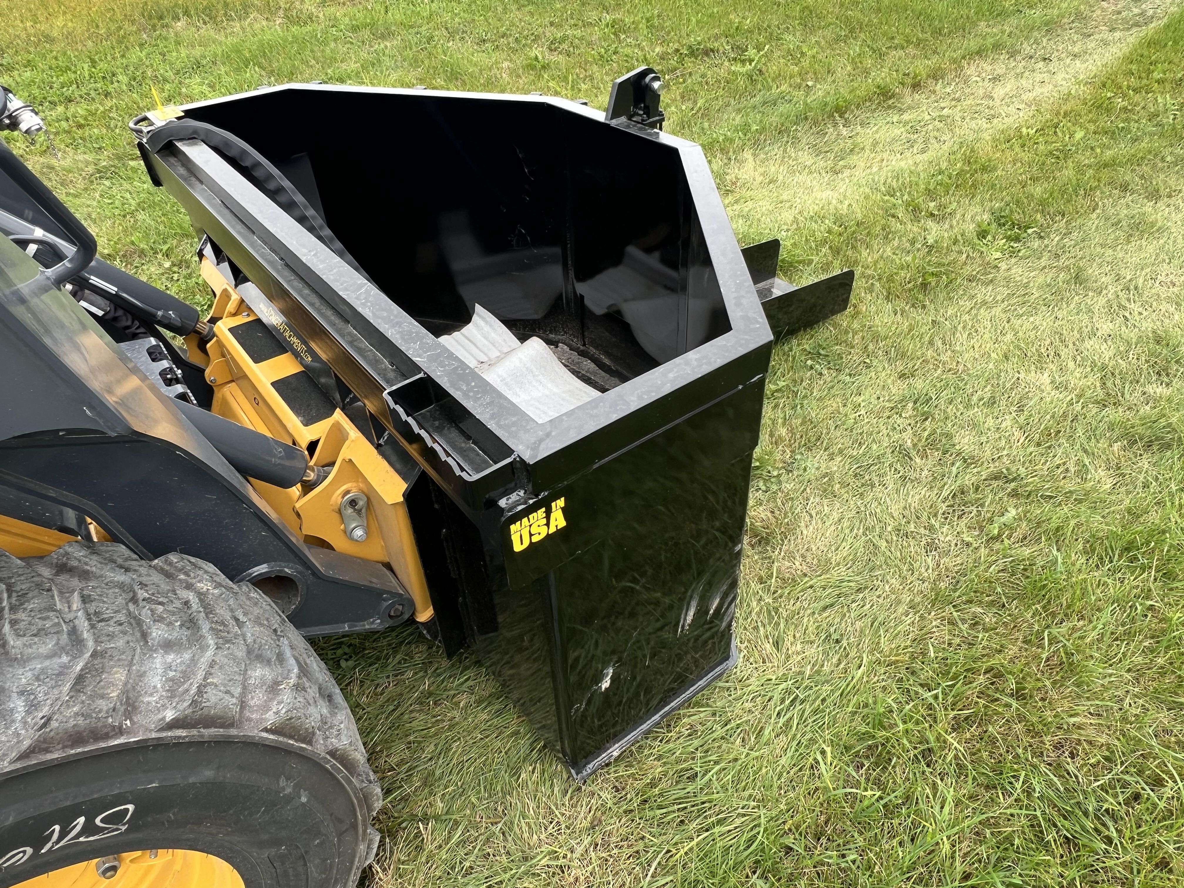 Stinger Attachments Cement/Concrete Bucket (CB-75)
