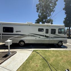 2005 Fleetwood Terra- 32 Foot