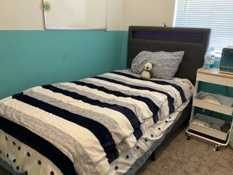 Kids twin size bed