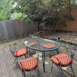 Outdoor Table And Chairs 