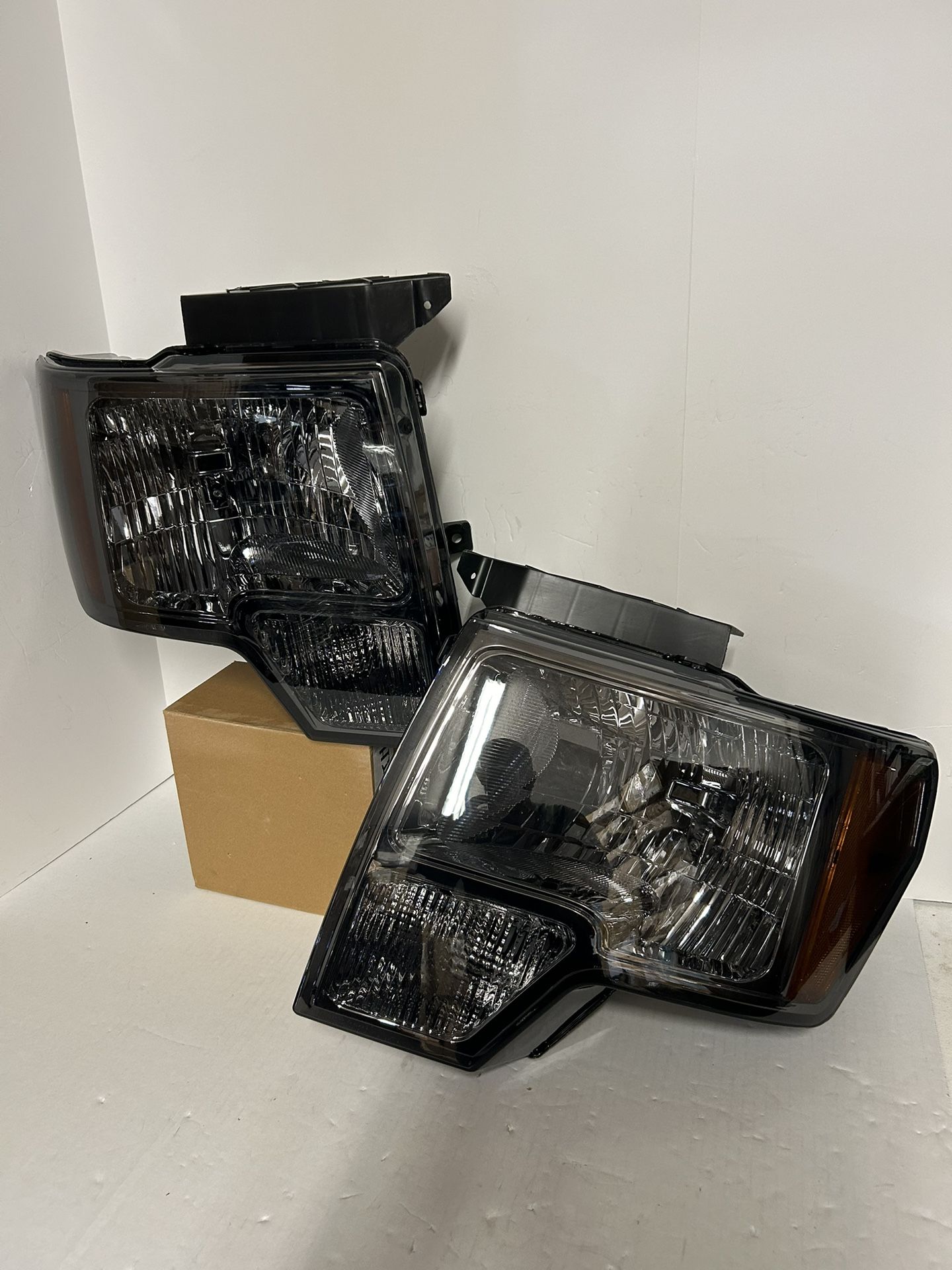 09 2014 Ford F150 Headlights