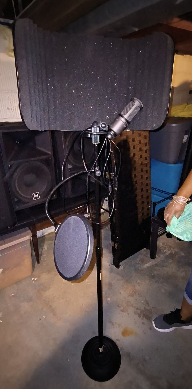 Audio-Technica AT2020USB+ Cardioid Condenser USB Microphone, With Built-In Headphone Jack & Volume Control