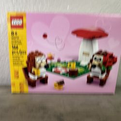 New Legos Hedgehog Picnic Date Set