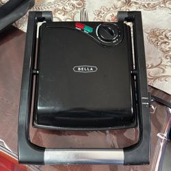 BELLA Panini Grill