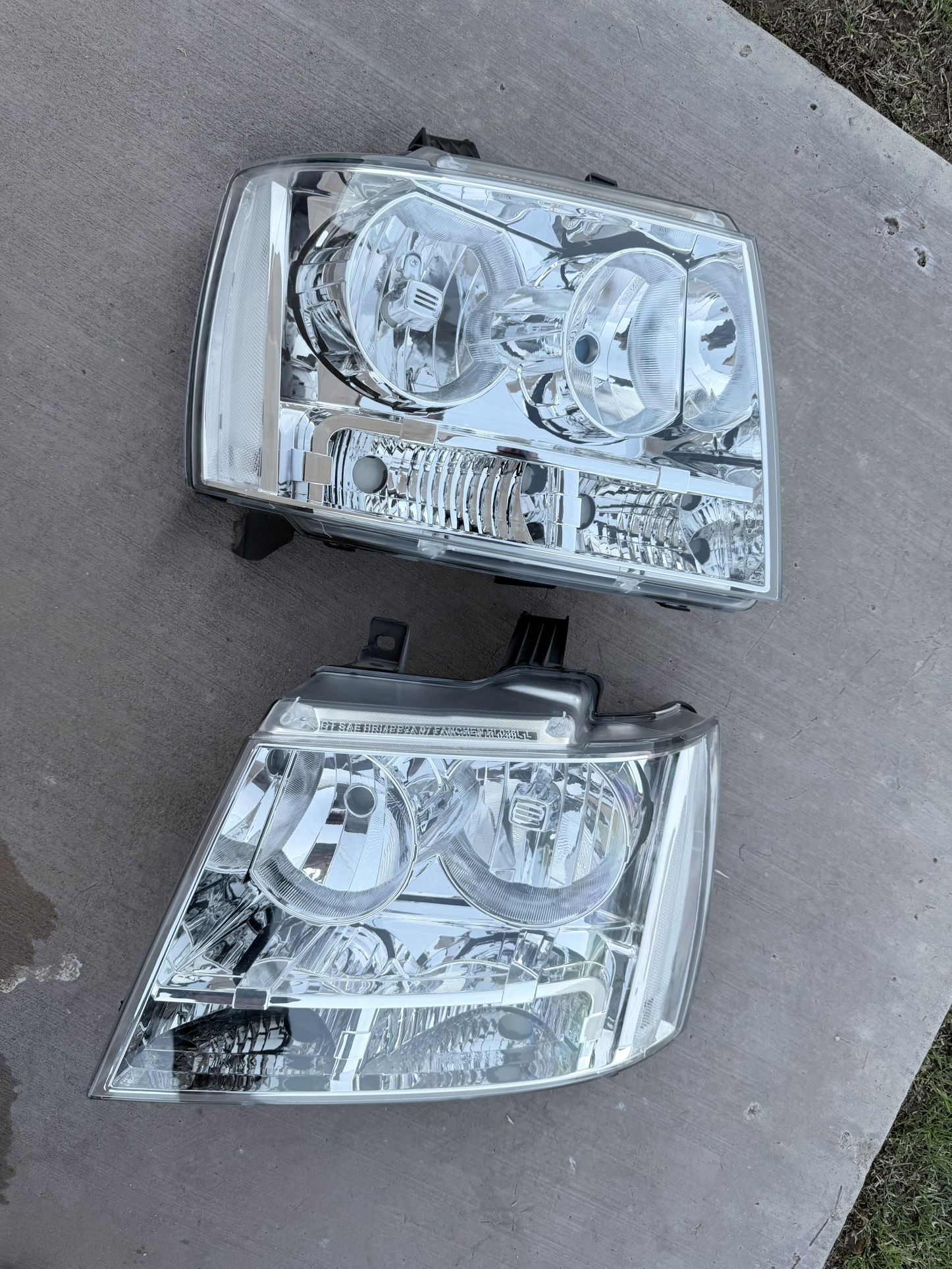 07 to 14 Chevy Tahoe Suburban Avalanche Chrome Clear Headlights