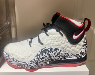 Nike Lebron 17 Graffiti