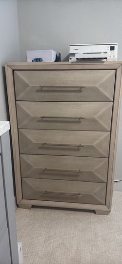 Dresser - great condition!