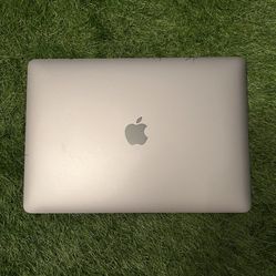 2019 MacBook Air 13.3” Retina