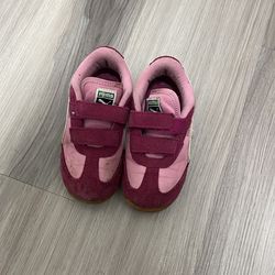 Puma       Pink          US 8C