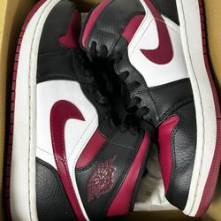 Jordan 1 Mid Nobel Red