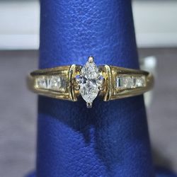 14kt YG Diamond Ring. (C-5) SIZE 7. ASK FOR RYAN.