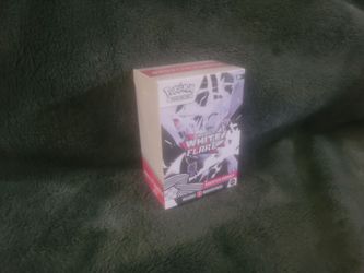 Pokemon White Flare Booster Bundle