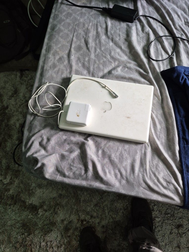 Macbook Old
