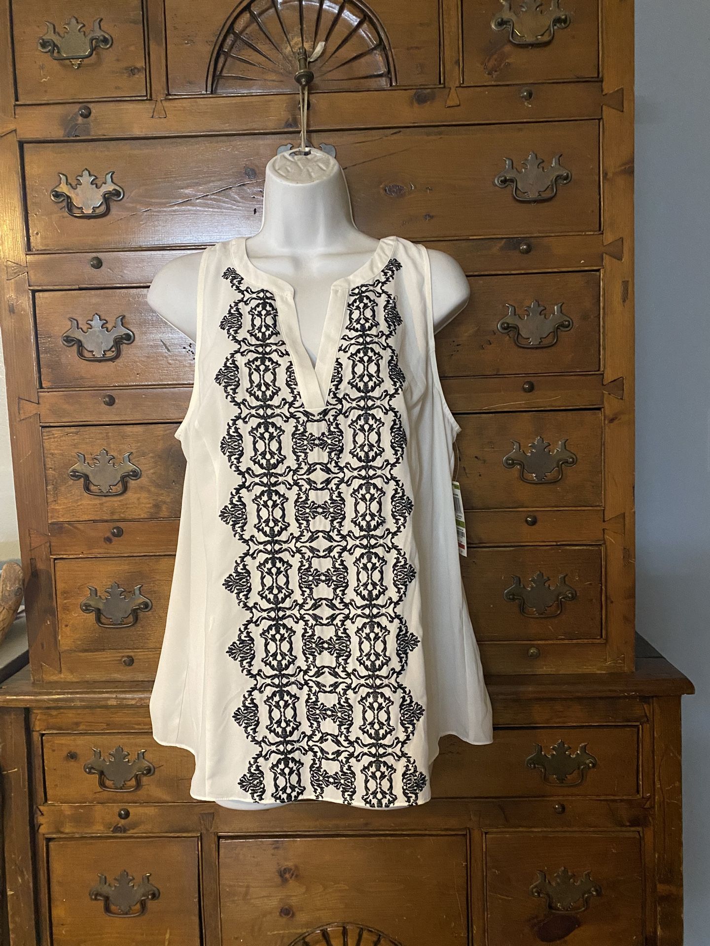 (N120) Womans Tunic Top Embroidered Size 14 NWTS