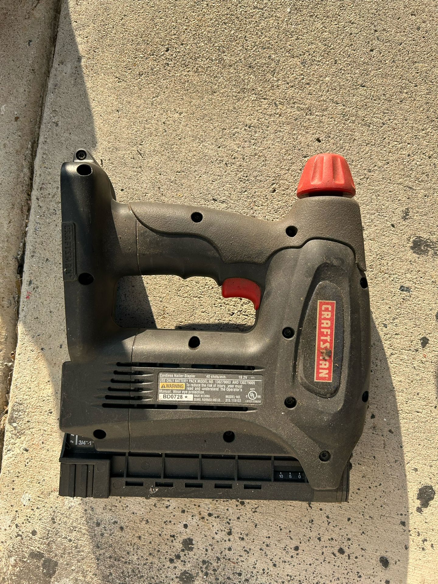 Craftsman 19.2 Volt Brad Nailer & 90deg Drill