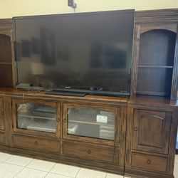 Entertainment Wall Unit