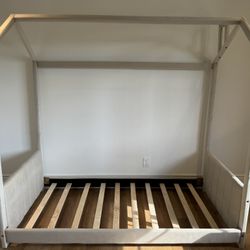 Twin Size House Bed In Great Condition 