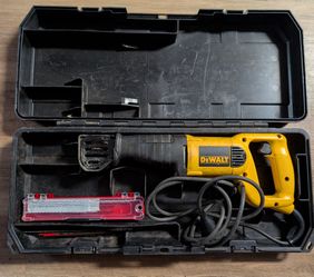 DeWalt Corded Reciprocating Saw with Case