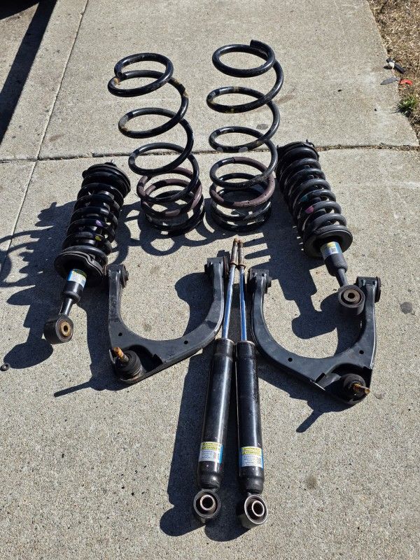 Toyota Tundra Suspension Parts. OEM Front And Rear 2022to 2025. Hablo Español