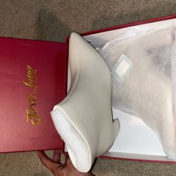 Brand New in Box: JOY IN LOVE Off-White Ankle Boots (US 9)