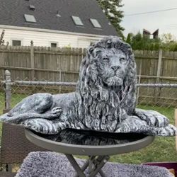 Stone Color, Laying  Lion Statue