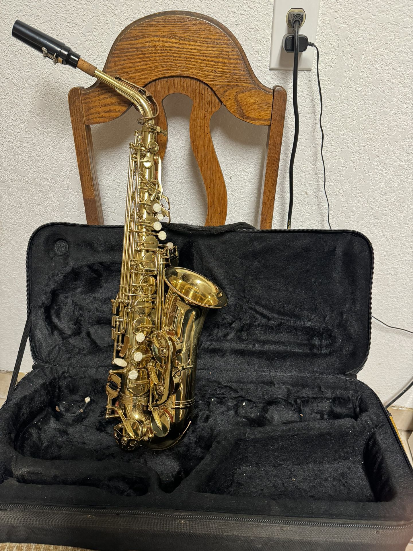 Saxophone  w/case 