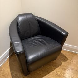 Comfortable Black Leather Chair from Bloomingdale’s