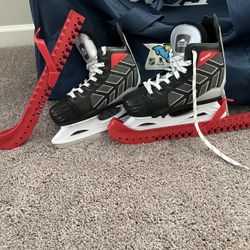 Boys Hockey Skates, With Blade Safeguards 