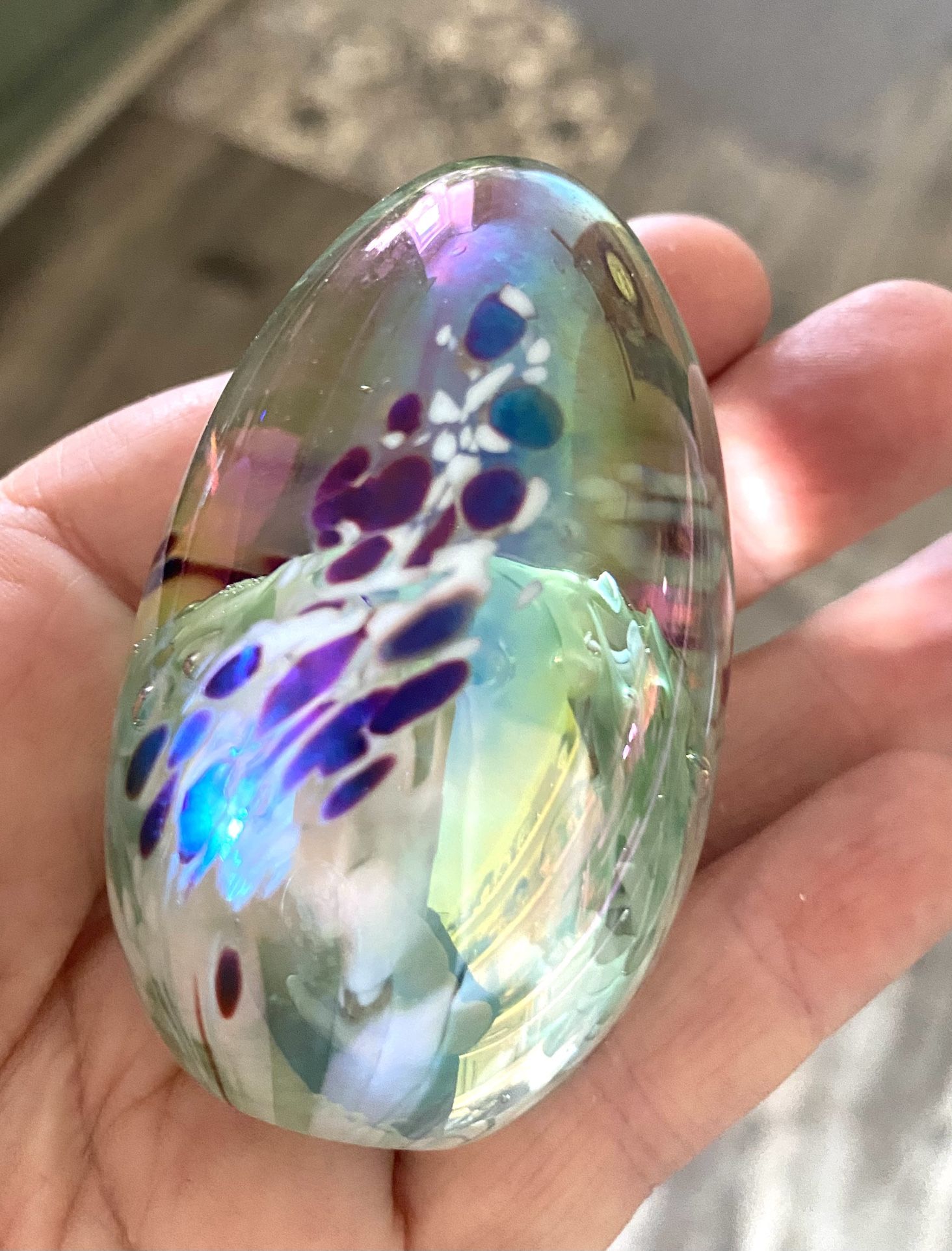 Beautiful Vtg Signed Mt. St. Helens Ash MSH Art Glass Paperweight Iridescent Egg MSH ‘83 signed Approx 3” Tall x 1.75” Diameter