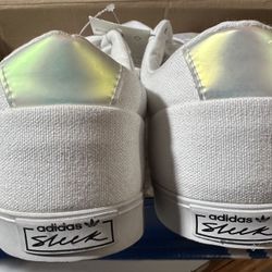 Adidas Sleek Lo Women’s Size 9 1/2 