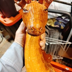 Giraffe Vintage Wicker Wall Mount