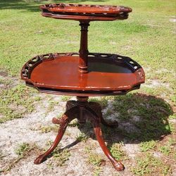 Vintage Mahogany 2-Tier Pie Crust Table – Ornate Clawfoot Design