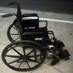 Drive Silver Spur II Wheelchair + Lapdesk (Optional Add-On)