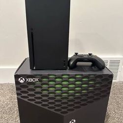 Xbox Series X + 10 Games (Bundle)