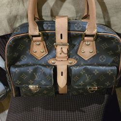 New LOUIS VUITTON PURSE (Authentic)