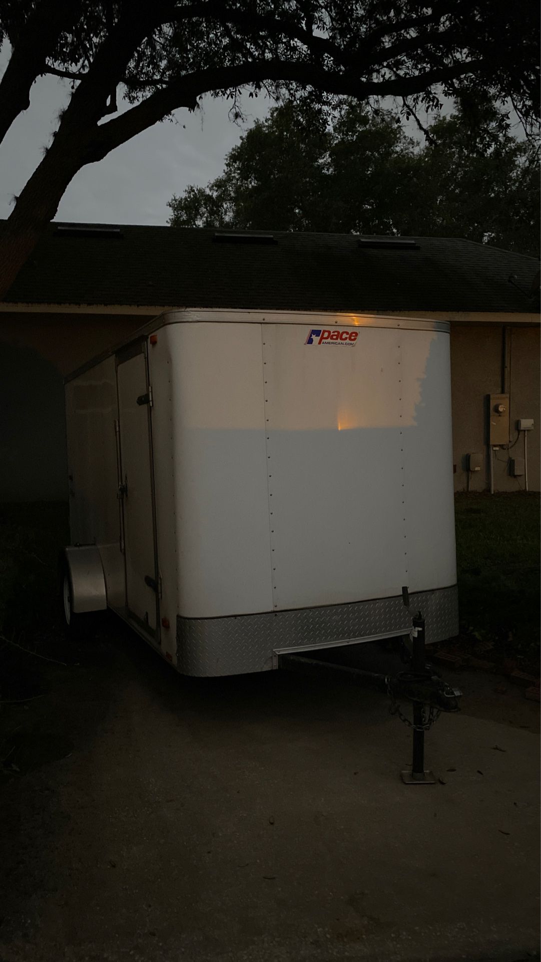 Utility trailer, Ramp door, side door 6x12 , single axel, enclosed trailer